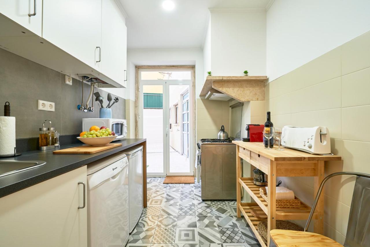 Belem Light Filled Apt With Patio, By Timecooler Lisbon Exterior photo