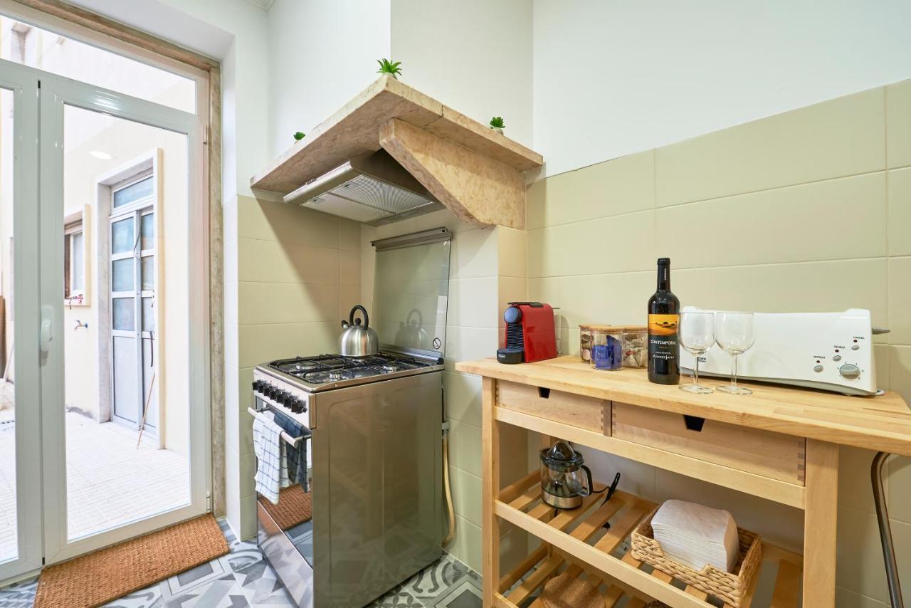 Belem Light Filled Apt With Patio, By Timecooler Lisbon Exterior photo