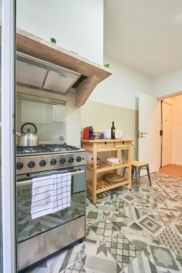 Belem Light Filled Apt With Patio, By Timecooler Lisbon Exterior photo